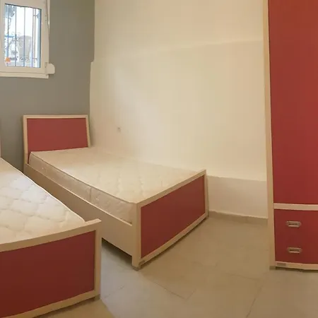 Luxury Apartment *